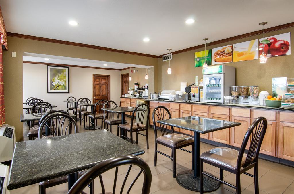 Quality Inn Merriam Kansas Екстериор снимка