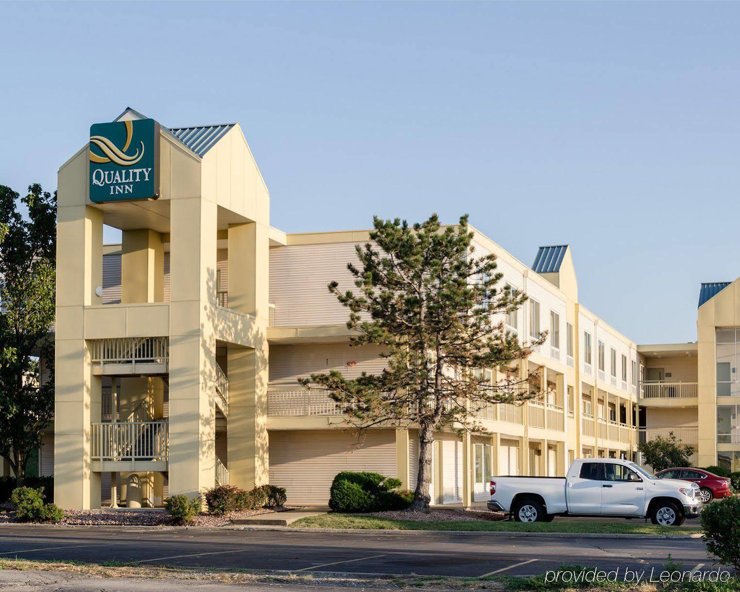 Quality Inn Merriam Kansas Екстериор снимка